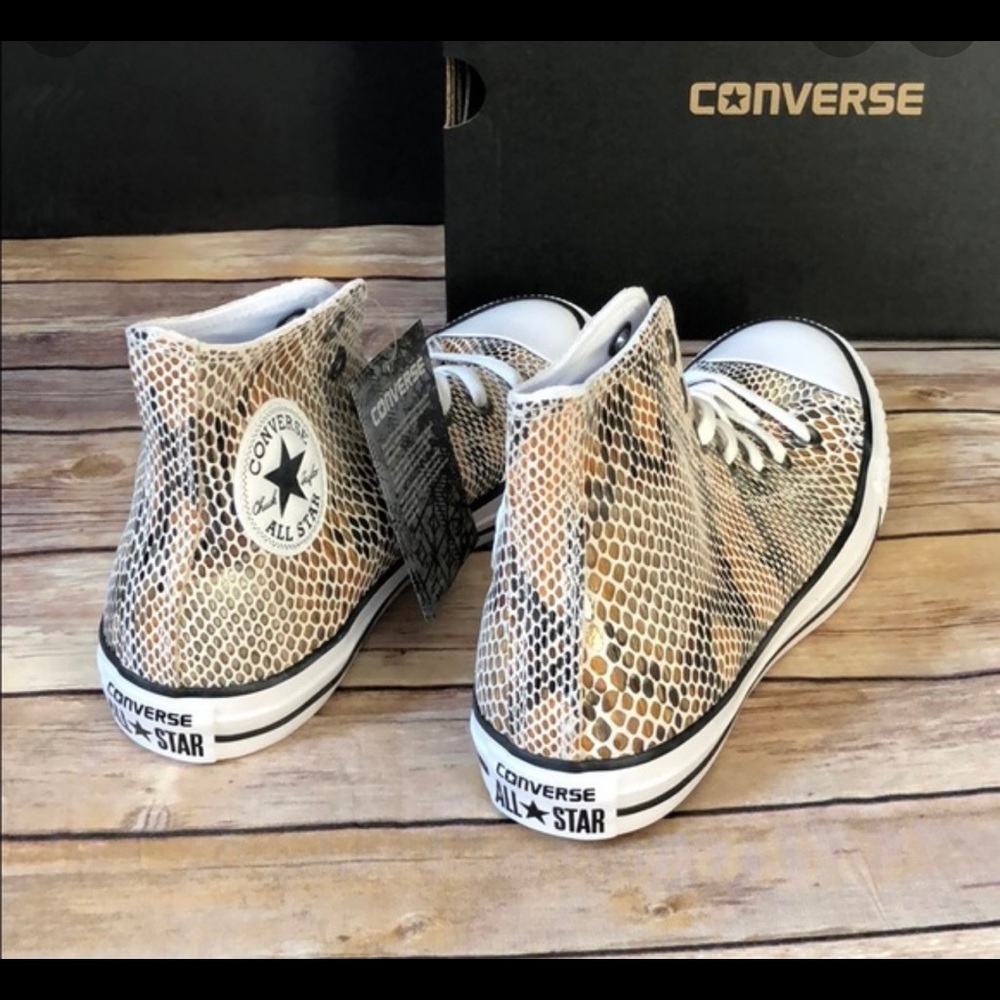 SOLD OUT! Converse snake skin print very unique